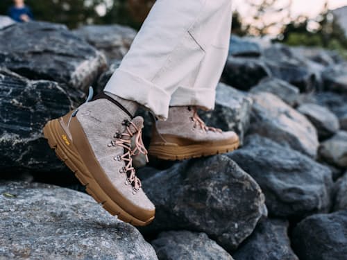 lifestyle image of Mountain 600 ID GTX