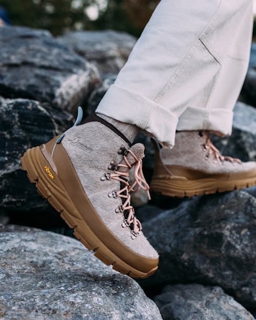 lifestyle image of Mountain 600 ID GTX