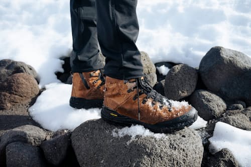 lifestyle image of Arctic 600 Side-Zip 7"