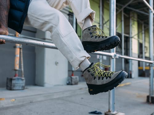 lifestyle image of Mountain 600 ID GTX
