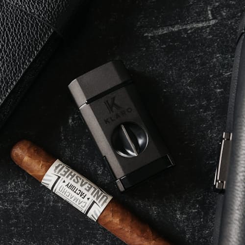 lifestyle image of Overland Lighter V-Cut - Black