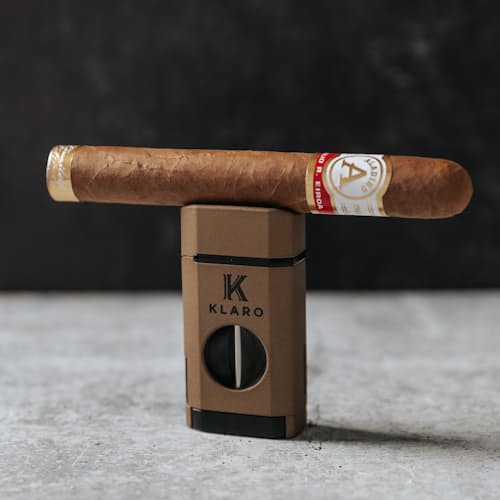lifestyle image of Overland Lighter V-Cut - Tan