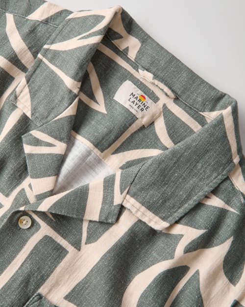 laydown detail image of Classic Stretch Selvage Short Sleeve Shirt