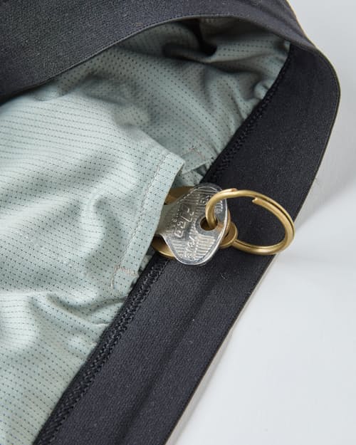 laydown detail image of Airweave Short