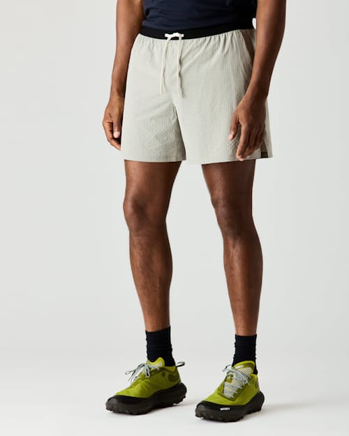 on model image of Airweave Short