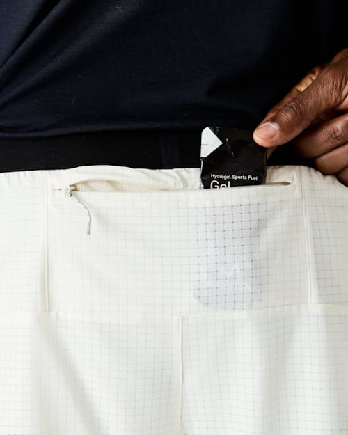 on model image of Airweave Short