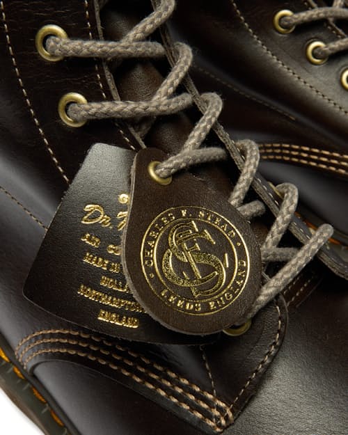 laydown detail image of Classic Calf 1460
