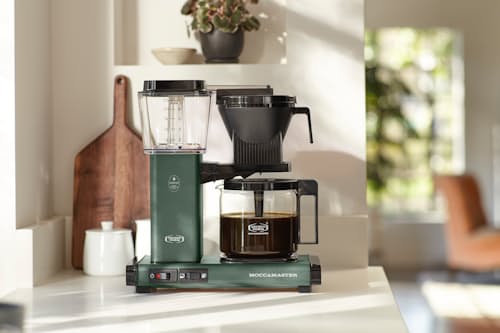 lifestyle image of Moccamaster KBGV Select