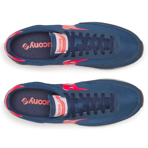 laydown image of Trainer 80