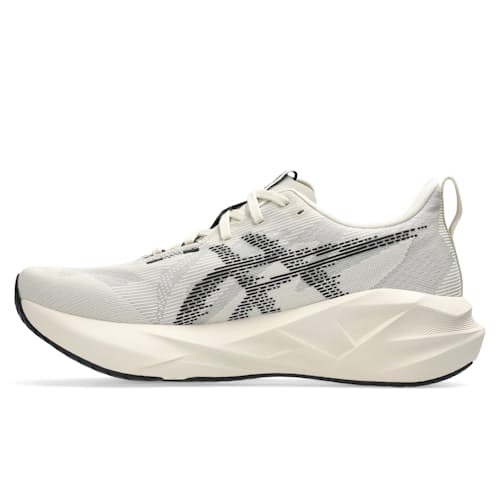 laydown image of Novablast 5 Running Sneaker