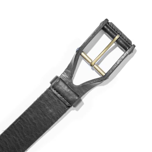 laydown detail image of Leather Buckle belt