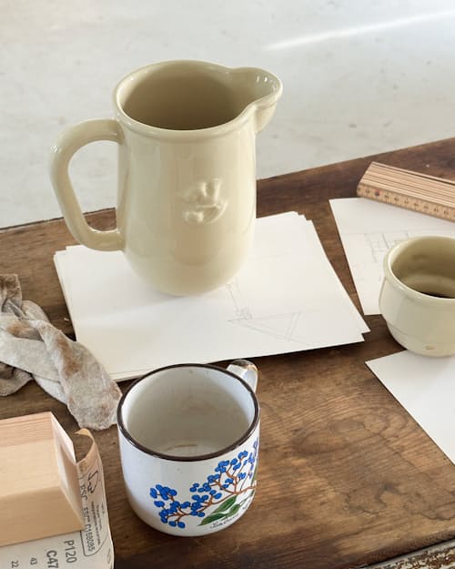 lifestyle image of KANTINE PITCHER