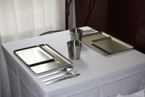 lifestyle image of STEEL CUP MEDIUM - PICK UP