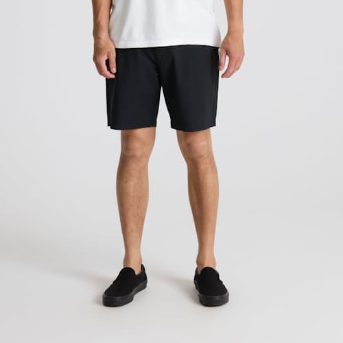 on model image of Layover Pro Traveler Short - 8"