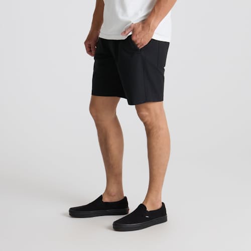 on model image of Layover Pro Traveler Short - 8"