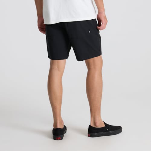 on model image of Layover Pro Traveler Short - 8"