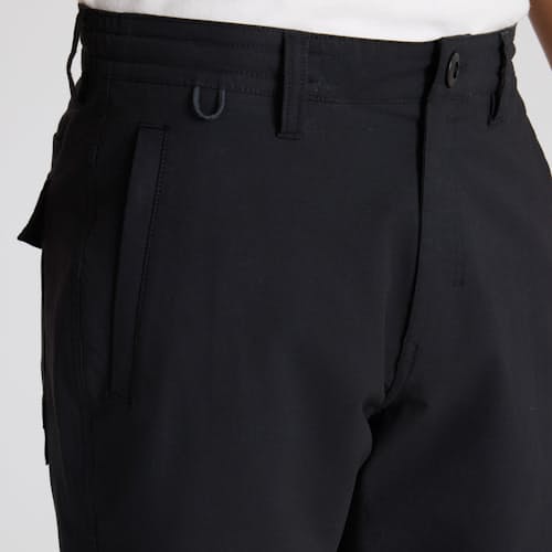 on model image of Layover Pro Traveler Short - 8"