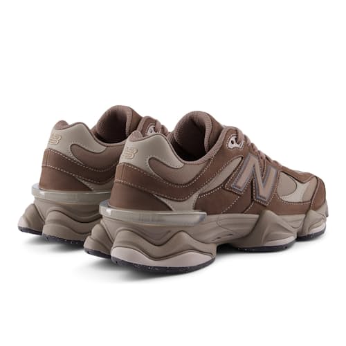 laydown image of 9060 Sneaker