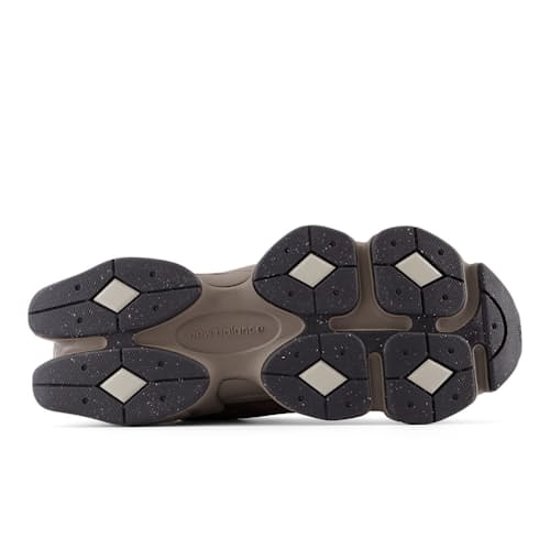 laydown image of 9060 Sneaker