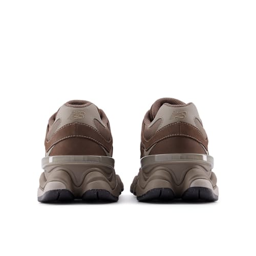 laydown image of 9060 Sneaker