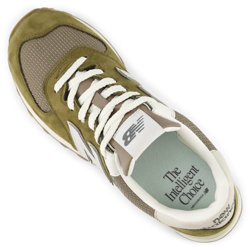 laydown image of 574 Trainer Sneaker