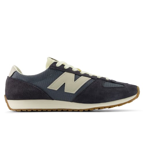 laydown image of 471 Trainer Sneaker