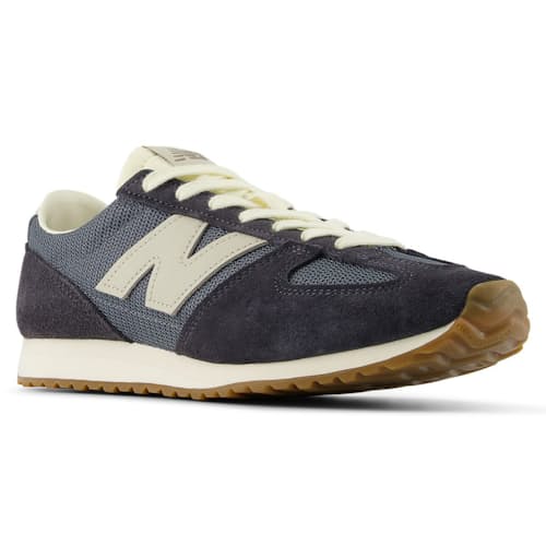 laydown image of 471 Trainer Sneaker