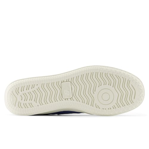 laydown image of T500 Sneaker