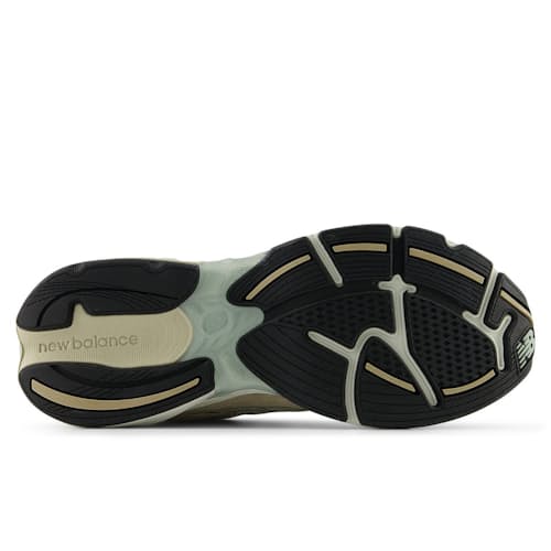 laydown image of 2010 Sneaker