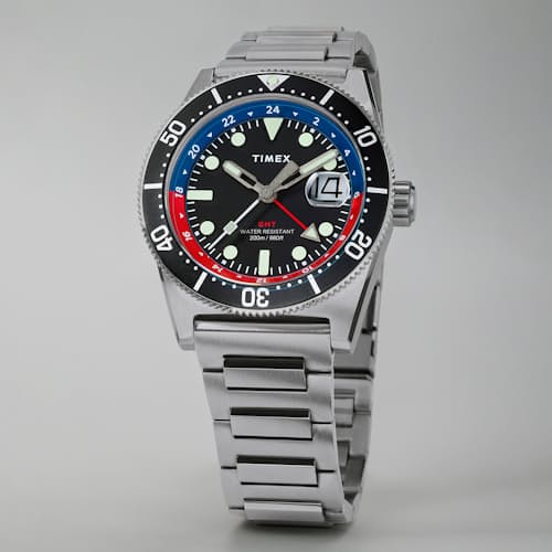 laydown image of Deepwater Reef 200 GMT 41mm Dive Watch