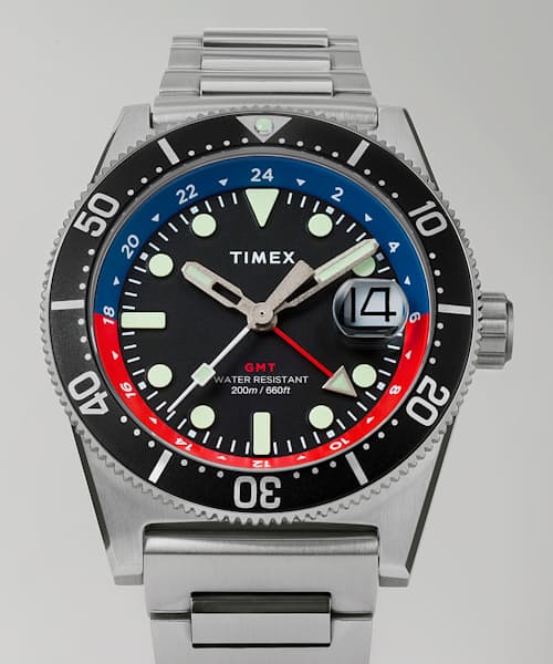 laydown detail image of Deepwater Reef 200 GMT 41mm Dive Watch