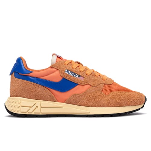 laydown image of Reelwind Sneaker