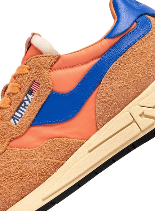 laydown detail image of Reelwind Sneaker