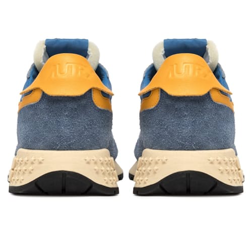 laydown image of Reelwind Sneaker