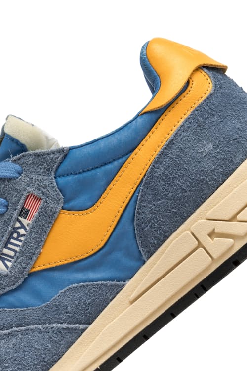 laydown detail image of Reelwind Sneaker