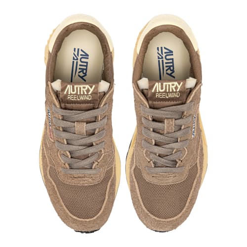laydown image of Reelwind Sneaker