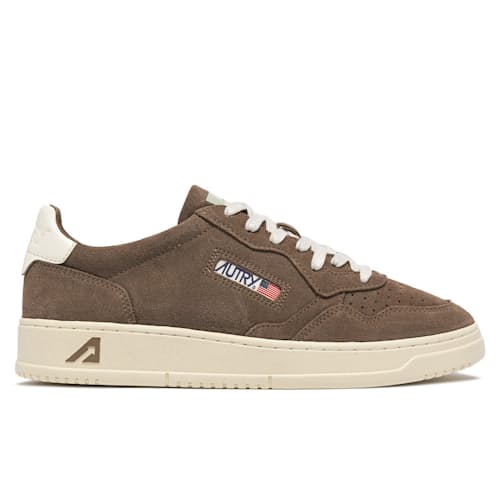 laydown image of Medalist Low Sneaker