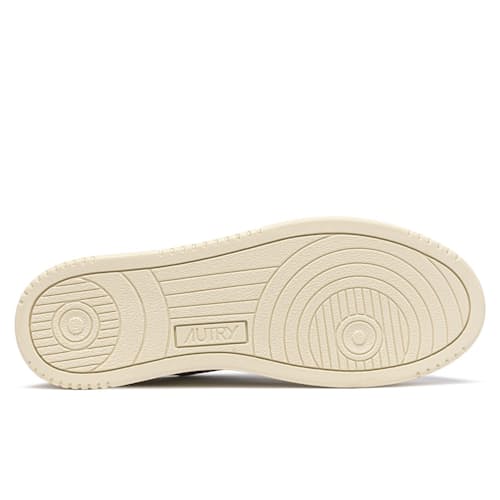laydown image of Medalist Low Sneaker