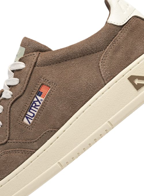 laydown detail image of Medalist Low Sneaker