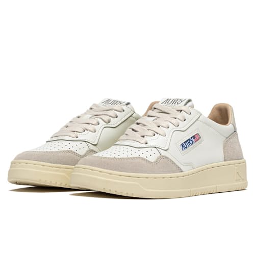 laydown image of Medalist Low Sneaker