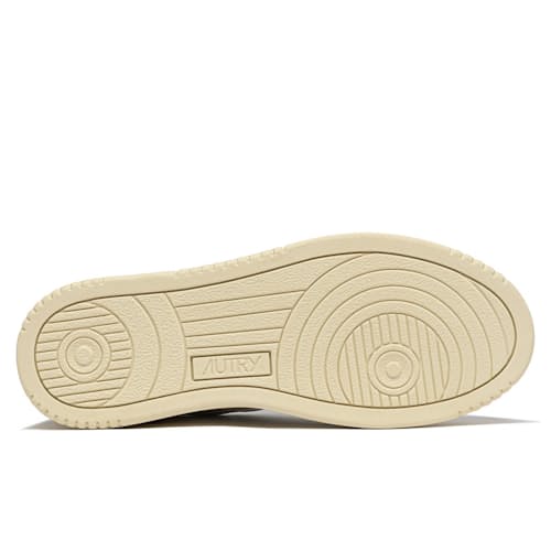 laydown image of Medalist Low Sneaker