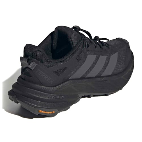 laydown image of Freehiker SL GTX