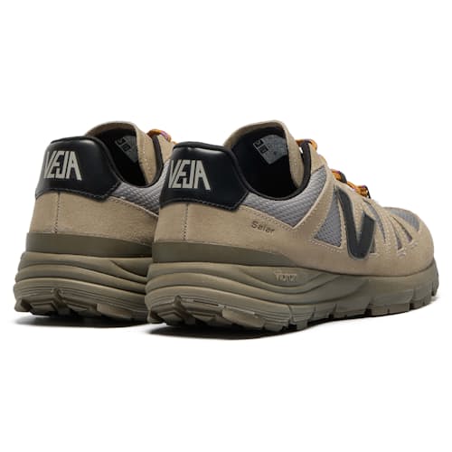 laydown image of Salar Sneaker