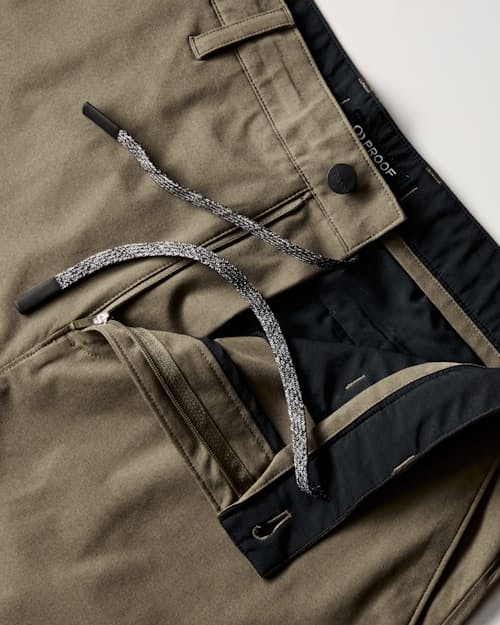lifestyle image of Equator Hybrid Short - 9"