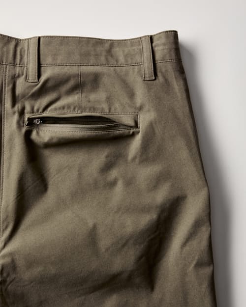 lifestyle image of Equator Hybrid Short - 9"