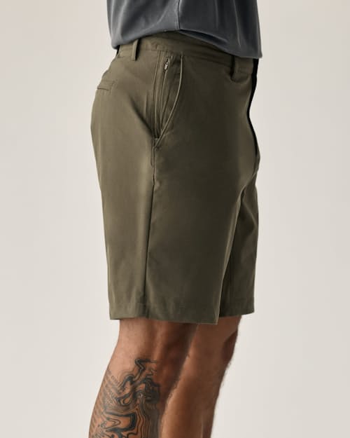 lifestyle image of Equator Hybrid Short - 9"