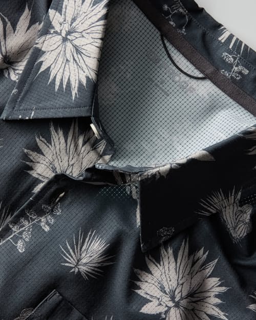 laydown detail image of Airweave Performance Shirt