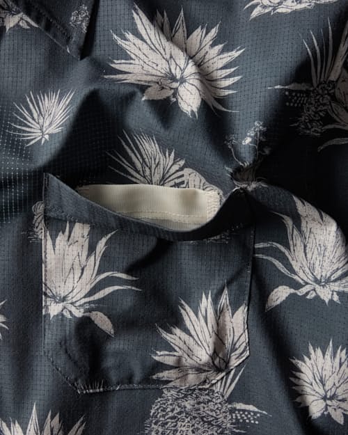 laydown detail image of Airweave Performance Shirt