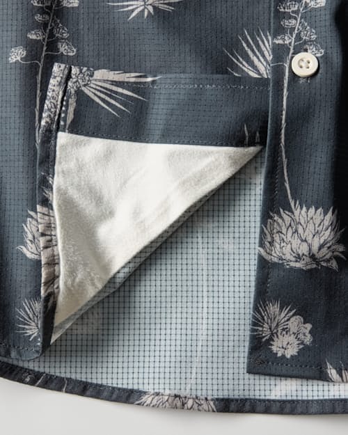 laydown detail image of Airweave Performance Shirt
