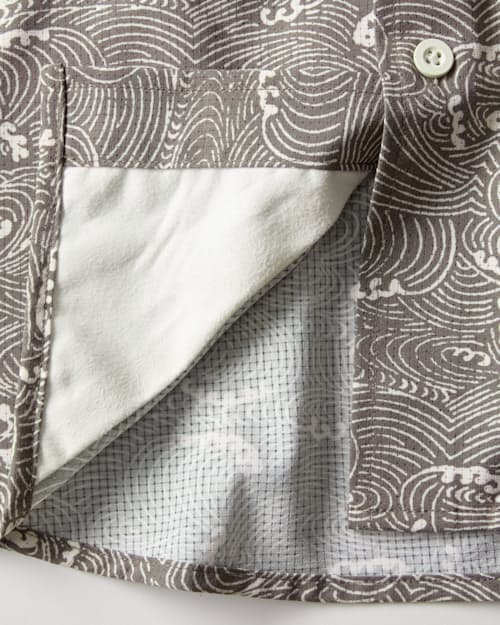 laydown detail image of Airweave Performance Shirt
